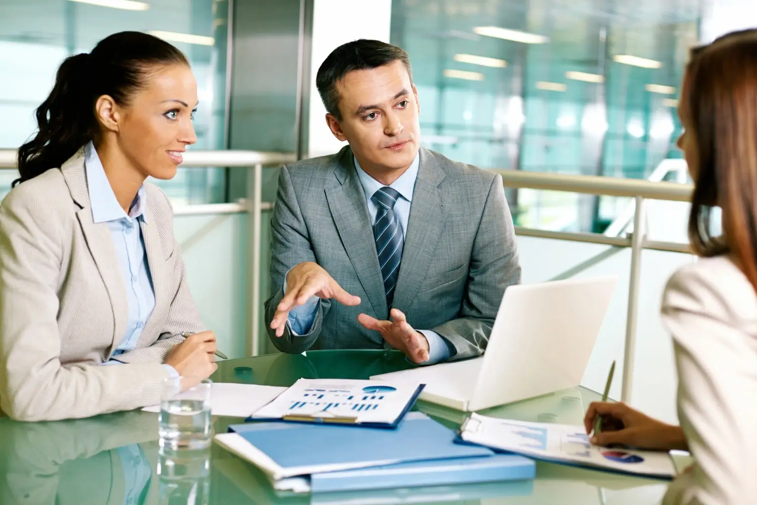 Make your next business move with confidence (1)